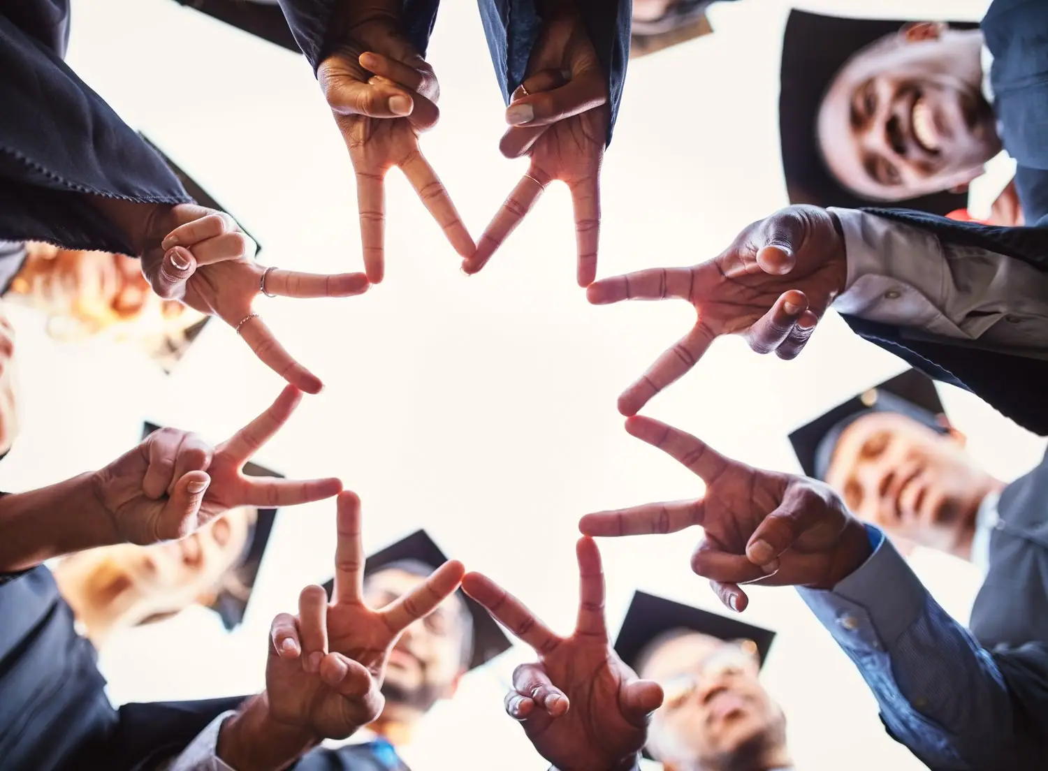 Inwestowanie społecznościowe: Crowdfunding i platformy P2P lending